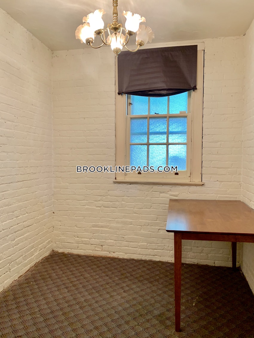 BROOKLINE - BEACONSFIELD - 1 Bed, 1 Bath - Image 8