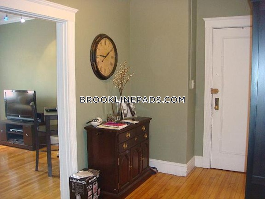 BROOKLINE- WASHINGTON SQUARE - 2 Beds, 1 Bath - Image 6