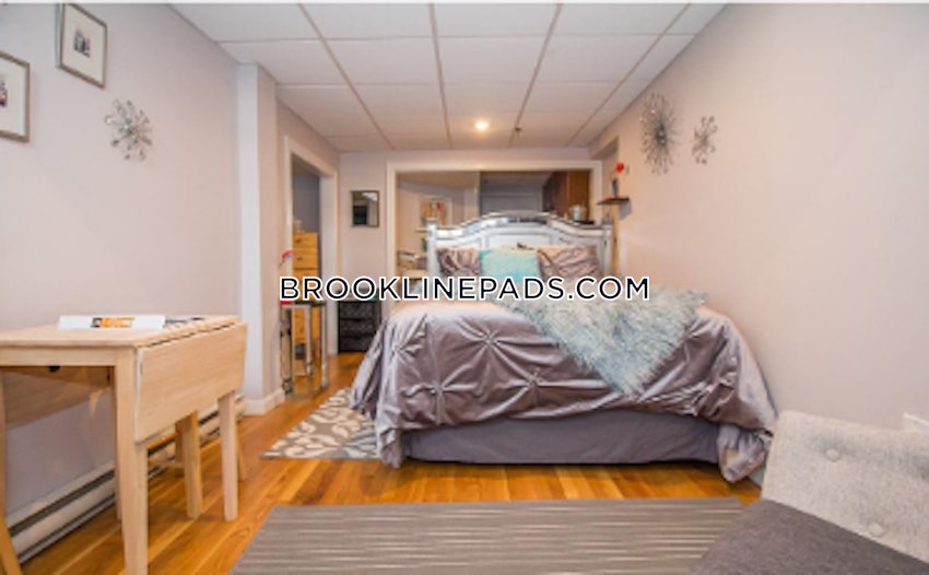 BROOKLINE - BEACONSFIELD - Studio , 1 Bath - Image 5