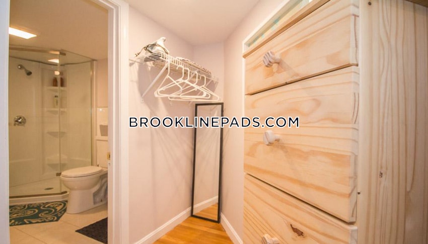 BROOKLINE - BEACONSFIELD - Studio , 1 Bath - Image 8