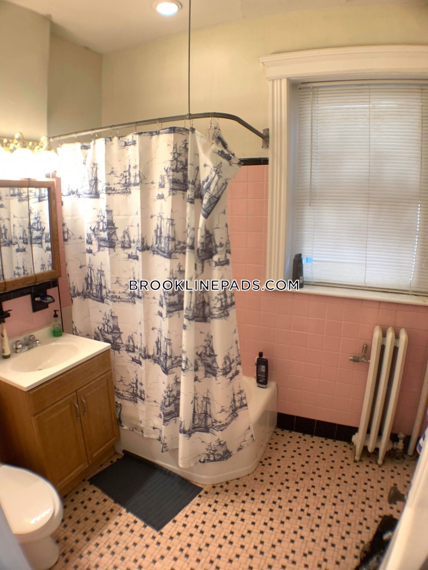 BROOKLINE- BOSTON UNIVERSITY - 3 Beds, 2 Baths - Image 34