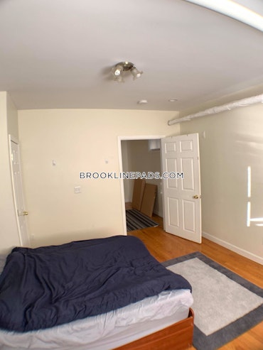 Brookline - 3 Beds, 2 Baths