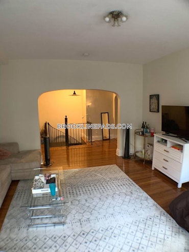 Brookline - 4 Beds, 2 Baths