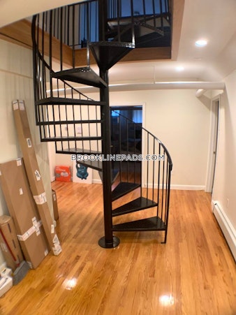 Euston St. Brookline