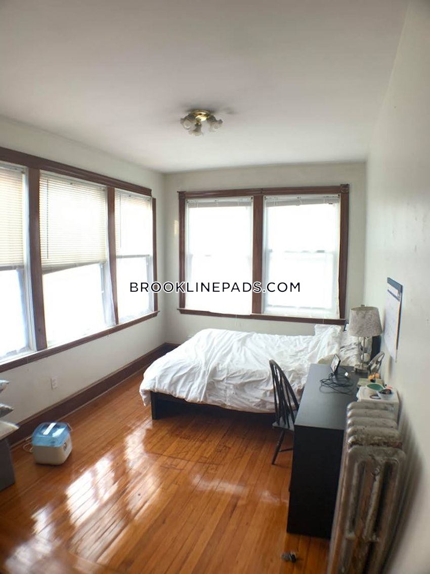 BROOKLINE- BOSTON UNIVERSITY - 3 Beds, 2 Baths - Image 21