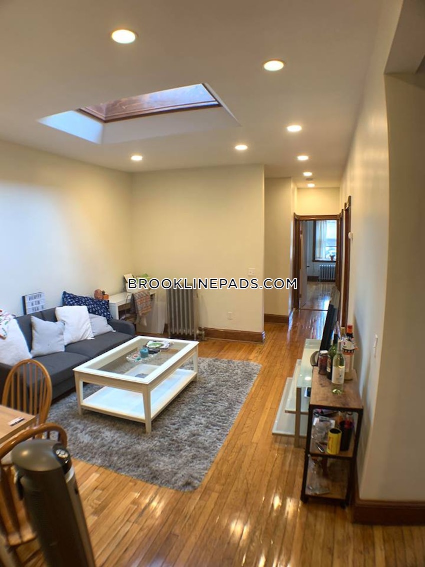 BROOKLINE- BOSTON UNIVERSITY - 3 Beds, 2 Baths - Image 24