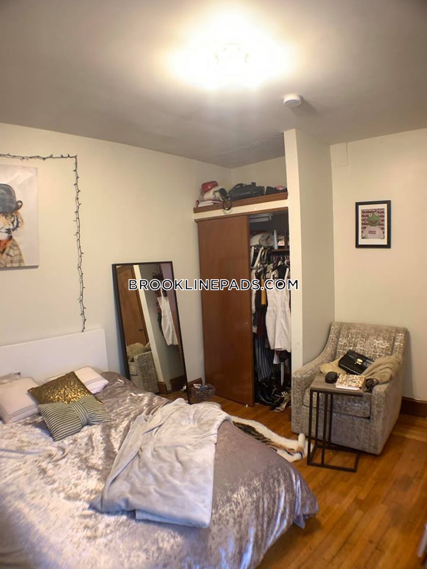 BROOKLINE- BOSTON UNIVERSITY - 3 Beds, 2 Baths - Image 16
