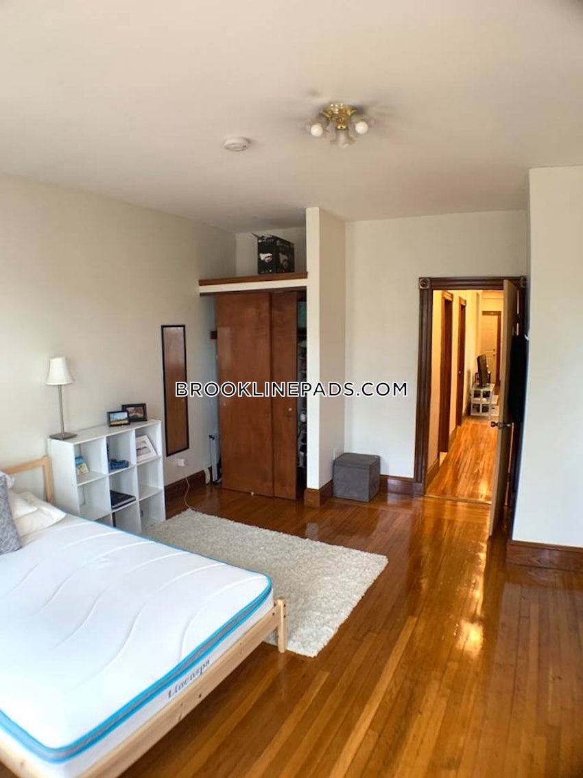 BROOKLINE- BOSTON UNIVERSITY - 3 Beds, 2 Baths - Image 15