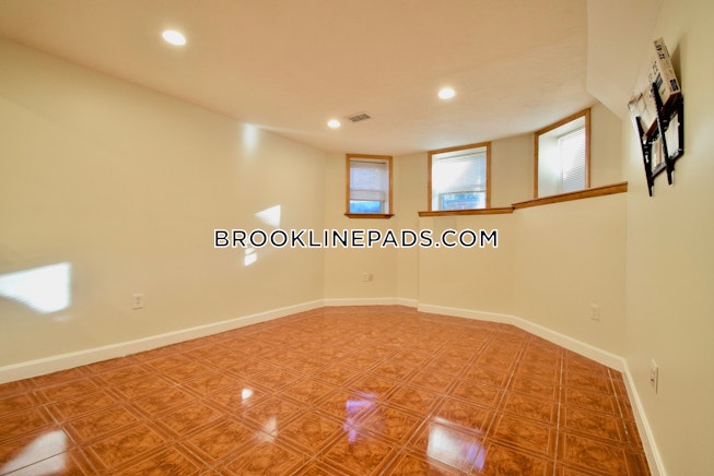 Brookline - $4,900+ /mo
