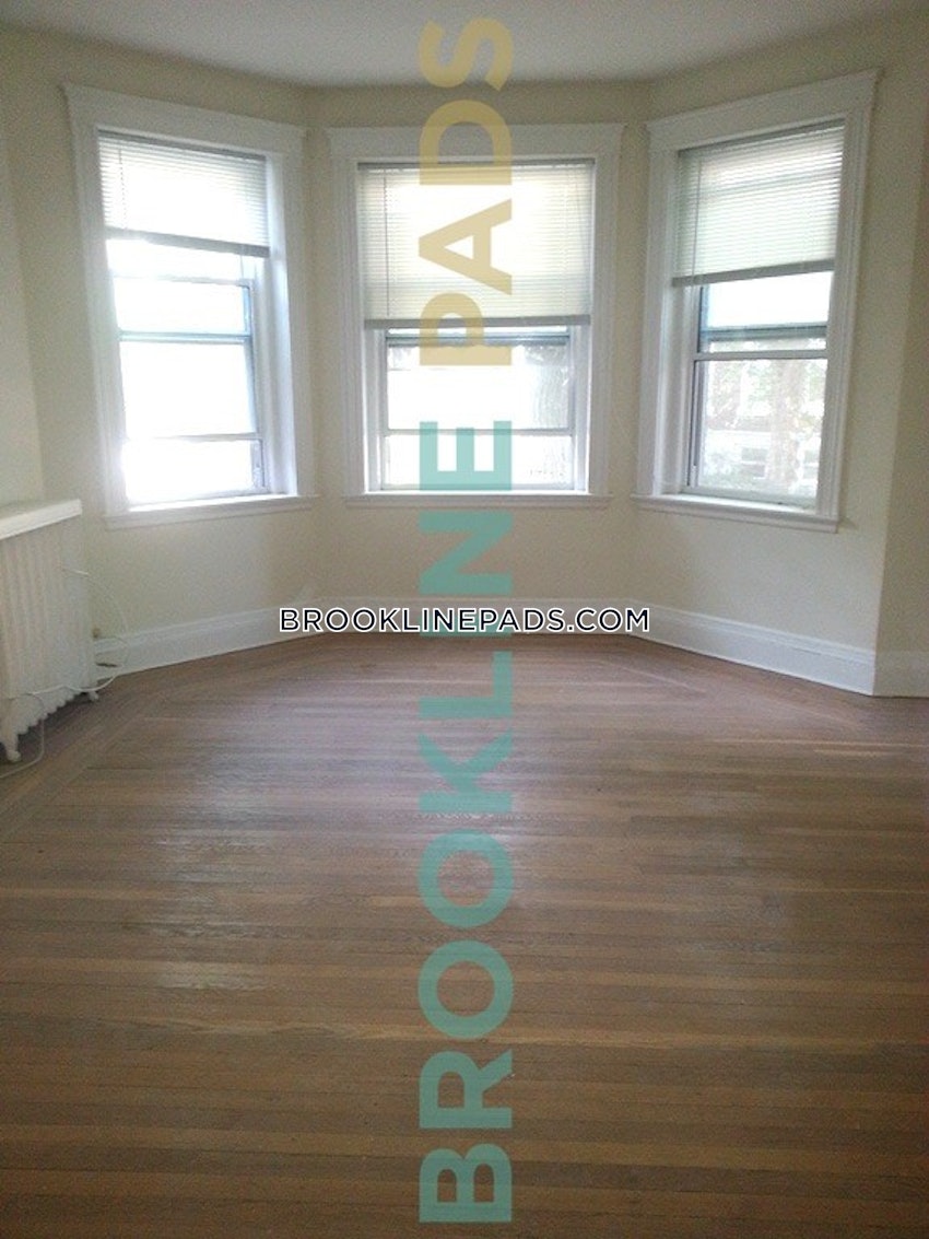 BROOKLINE- BOSTON UNIVERSITY - 4 Beds, 2 Baths - Image 19