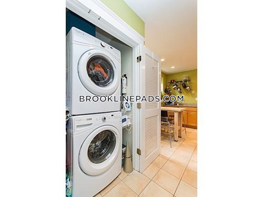 BROOKLINE- BOSTON UNIVERSITY - 4 Beds, 2 Baths - Image 9