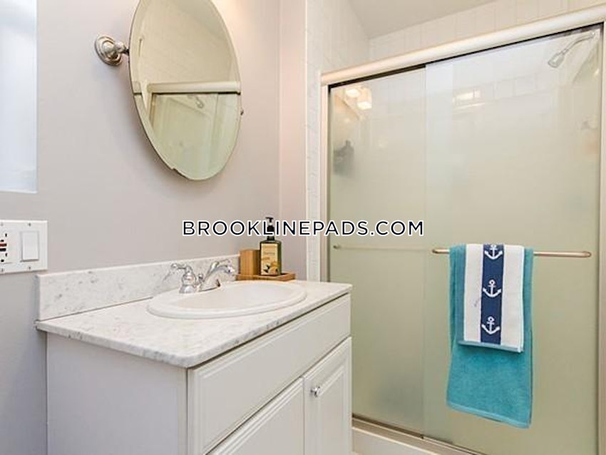 BROOKLINE- BOSTON UNIVERSITY - 4 Beds, 2 Baths - Image 12