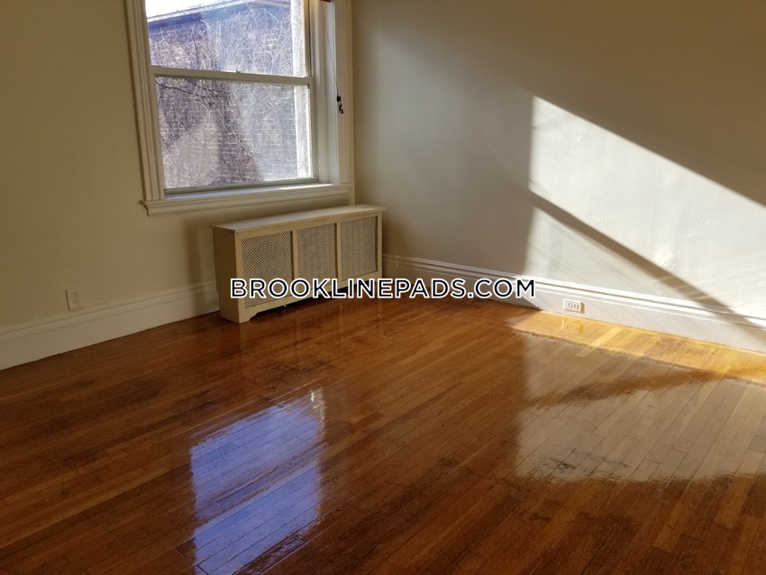 BROOKLINE- BOSTON UNIVERSITY - 1 Bed, 1 Bath - Image 15