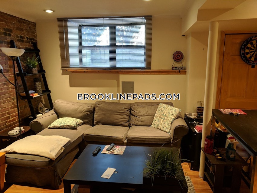 BROOKLINE- WASHINGTON SQUARE - 2 Beds, 1 Bath - Image 4