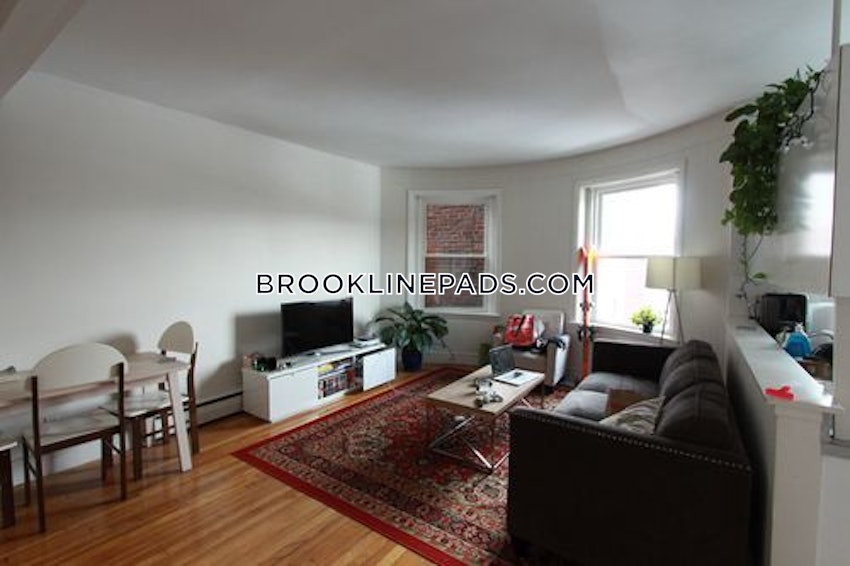 BROOKLINE- WASHINGTON SQUARE - 1 Bed, 1 Bath - Image 5