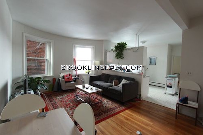 BROOKLINE- WASHINGTON SQUARE - 1 Bed, 1 Bath - Image 4