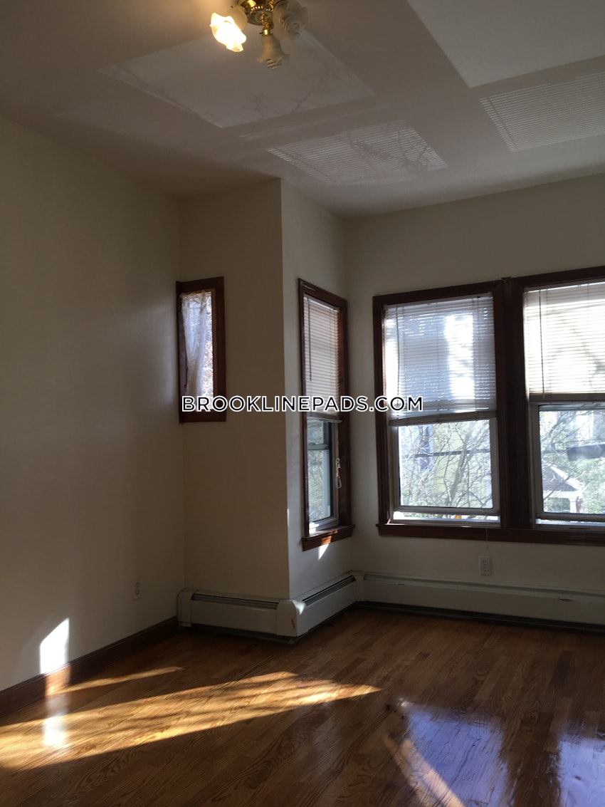 BROOKLINE- BROOKLINE VILLAGE - 4 Beds, 2 Baths - Image 8