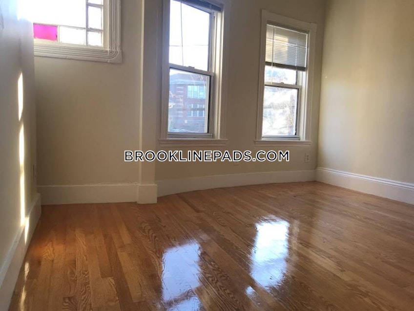 Brookline - $5,100+ /month
