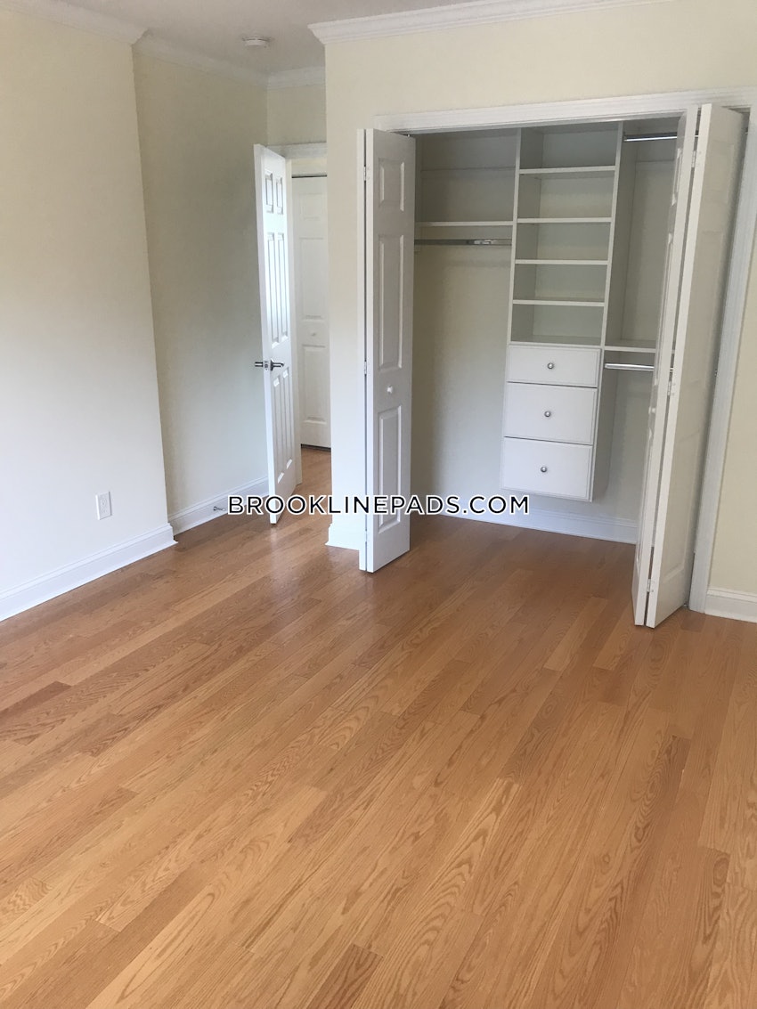 BROOKLINE - CHESTNUT HILL - 2 Beds, 1 Bath - Image 13