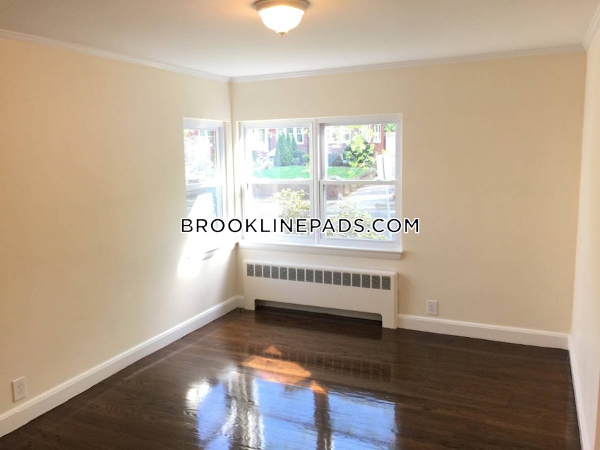 BROOKLINE - CHESTNUT HILL - 2 Beds, 1 Bath - Image 4