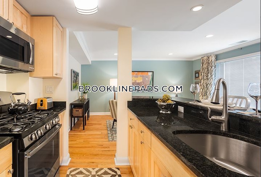 BROOKLINE - CHESTNUT HILL - 3 Beds, 2.5 Baths - Image 2