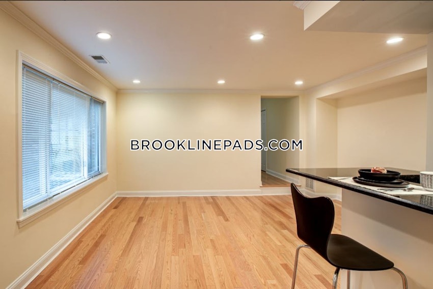 BROOKLINE - CHESTNUT HILL - 3 Beds, 2.5 Baths - Image 25