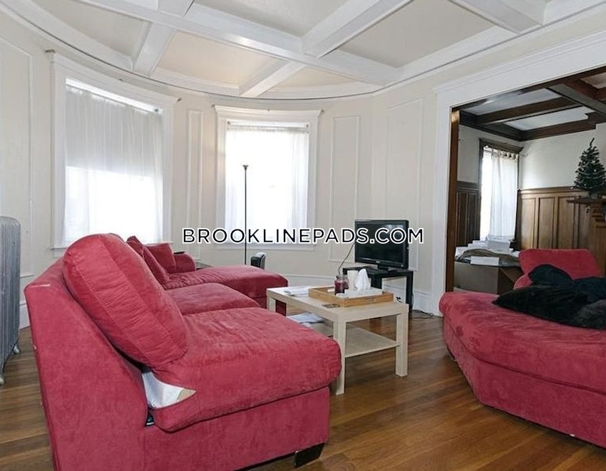 BROOKLINE- COOLIDGE CORNER - 2 Beds, 1 Bath - Image 4