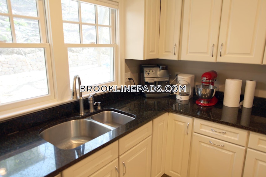 BROOKLINE- COOLIDGE CORNER - 3 Beds, 2 Baths - Image 14