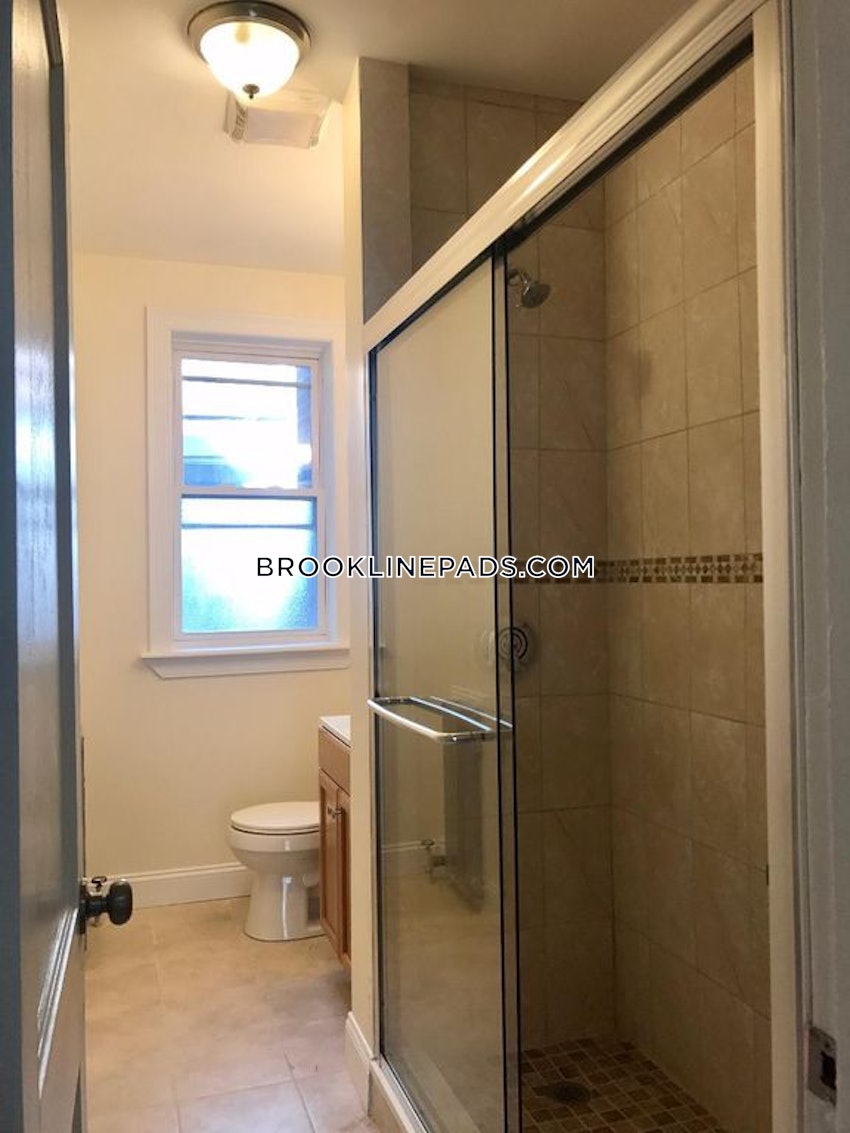 BROOKLINE- COOLIDGE CORNER - 4 Beds, 1.5 Baths - Image 1