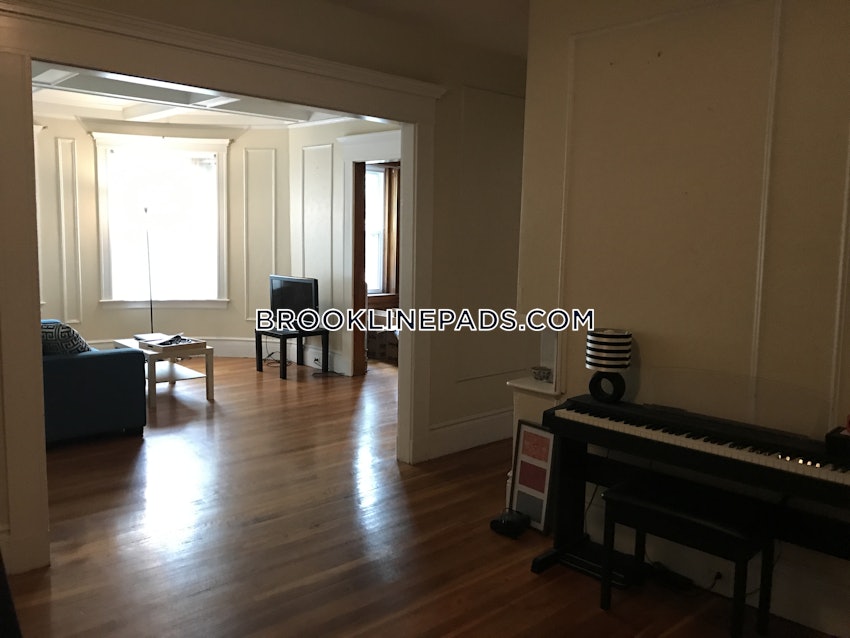 BROOKLINE- COOLIDGE CORNER - 2 Beds, 1 Bath - Image 60