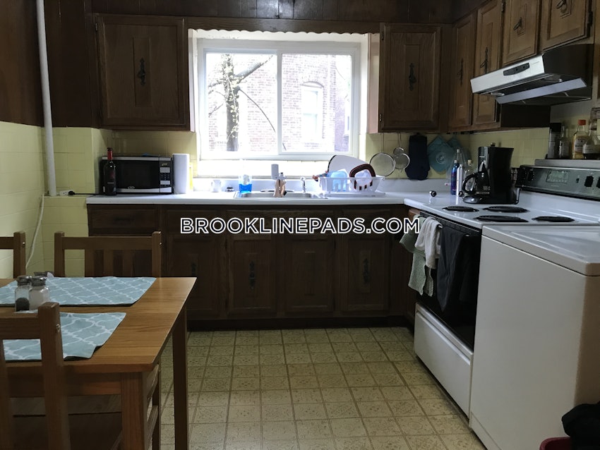 BROOKLINE- COOLIDGE CORNER - 2 Beds, 1 Bath - Image 11