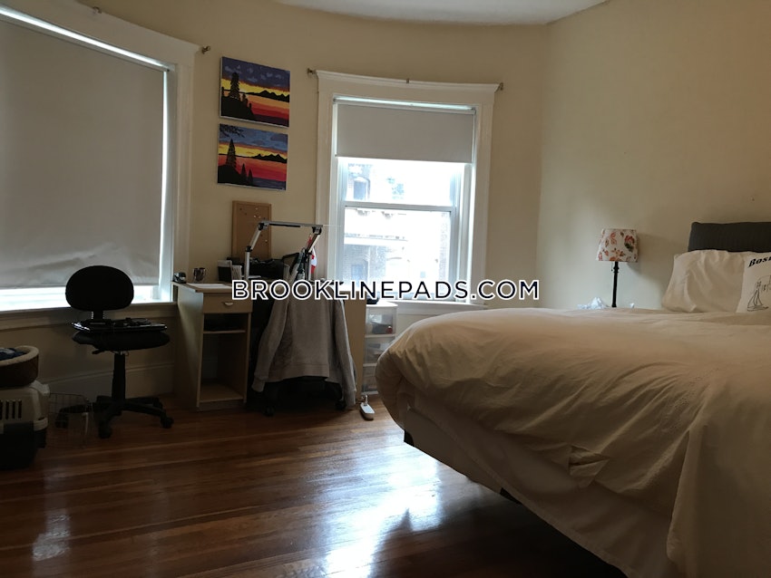 BROOKLINE- COOLIDGE CORNER - 2 Beds, 1 Bath - Image 87