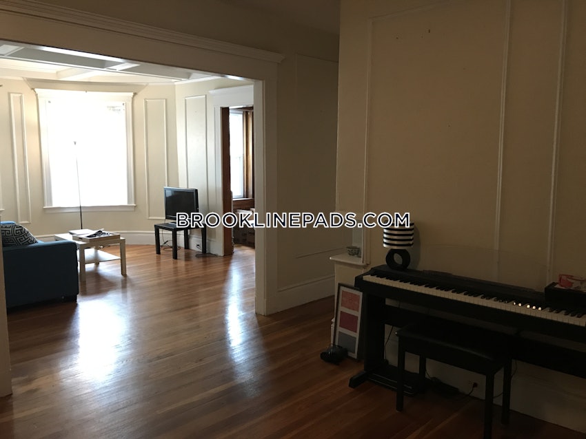 BROOKLINE- COOLIDGE CORNER - 2 Beds, 1 Bath - Image 32