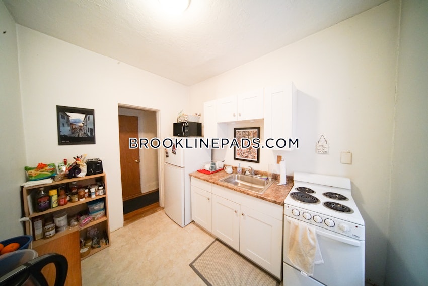 BROOKLINE- COOLIDGE CORNER - 2 Beds, 1 Bath - Image 1