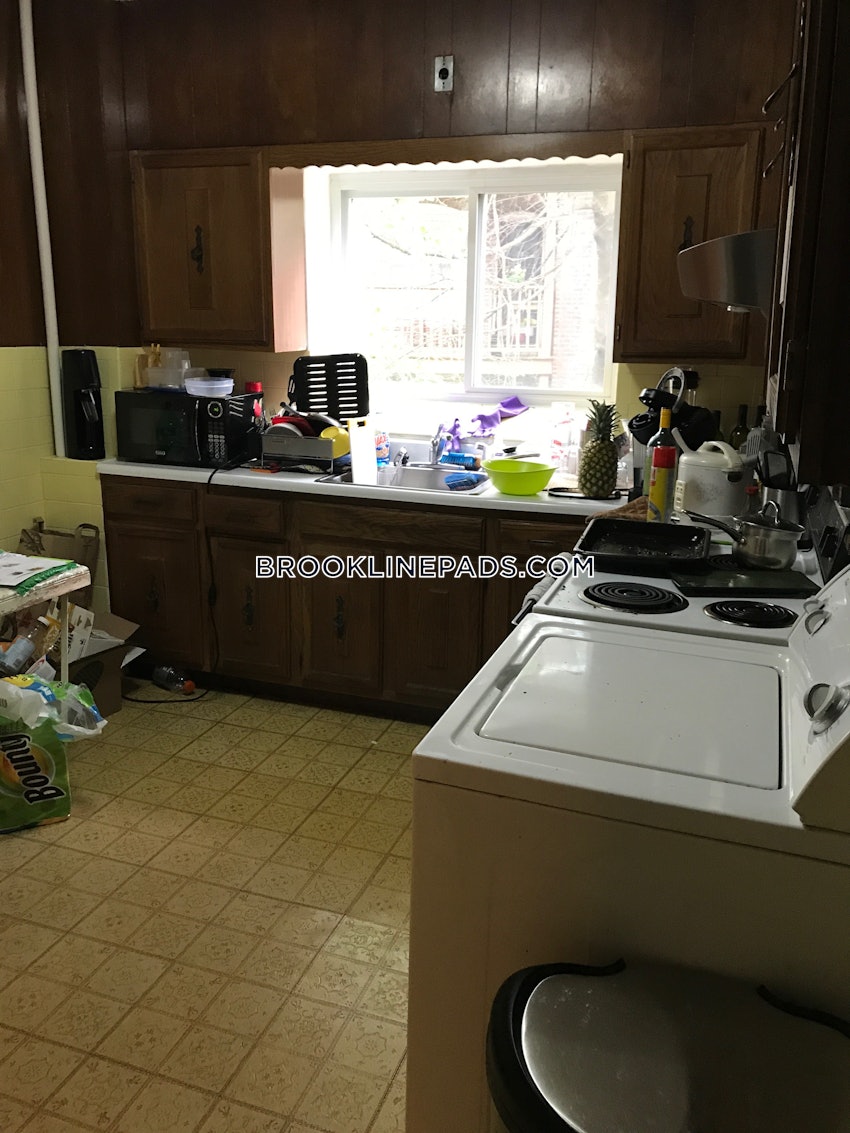 BROOKLINE- COOLIDGE CORNER - 2 Beds, 1 Bath - Image 5