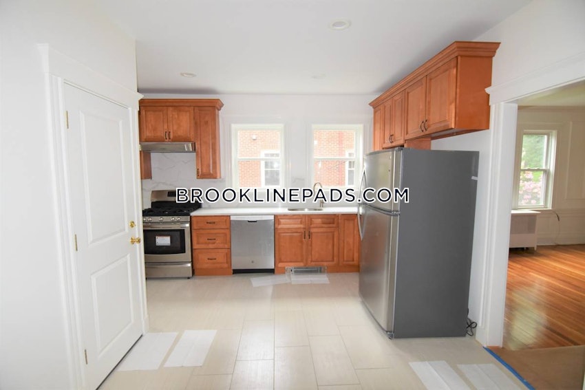 BROOKLINE- COOLIDGE CORNER - 3 Beds, 1.5 Baths - Image 2