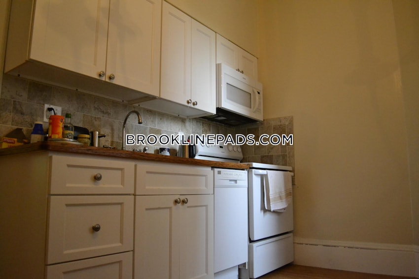 BROOKLINE- COOLIDGE CORNER - 1 Bed, 1 Bath - Image 1