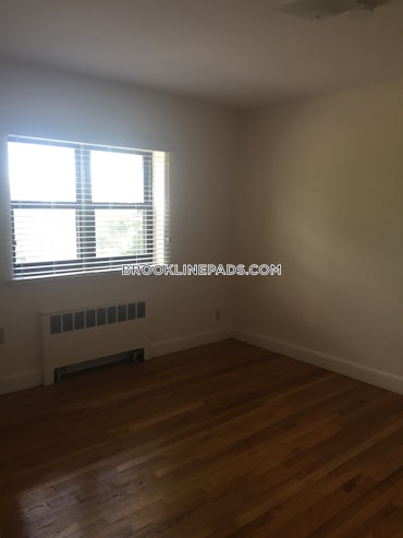 Brookline - 2 Beds, 1 Baths