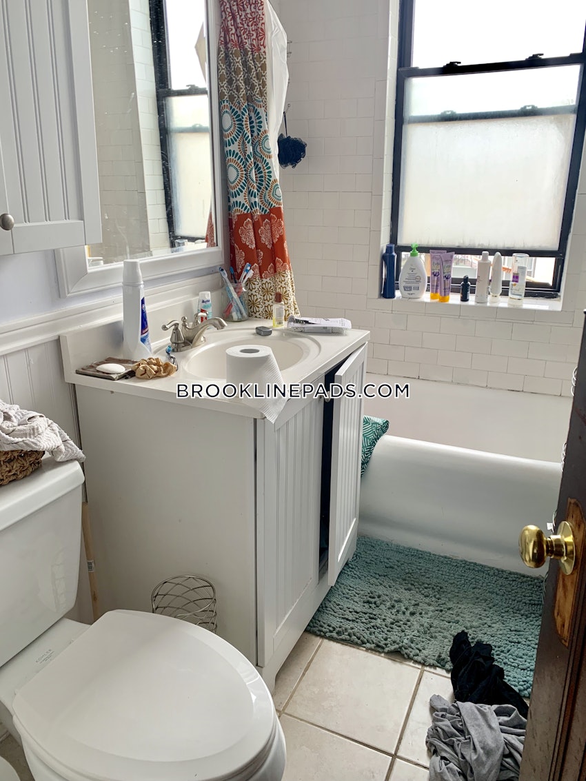 BROOKLINE- COOLIDGE CORNER - 4 Beds, 1 Bath - Image 1