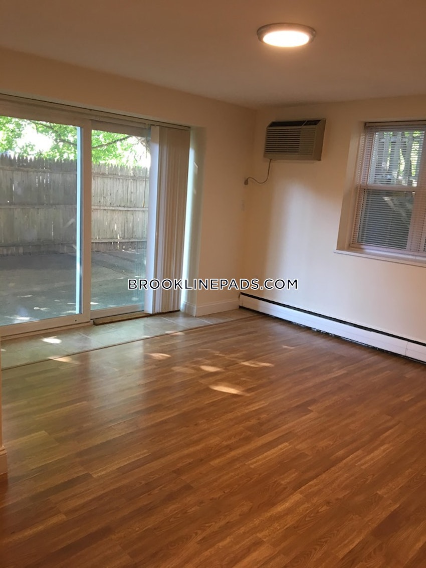 BROOKLINE- COOLIDGE CORNER - 2 Beds, 1 Bath - Image 17