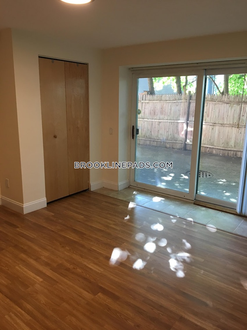 BROOKLINE- COOLIDGE CORNER - 2 Beds, 1 Bath - Image 16