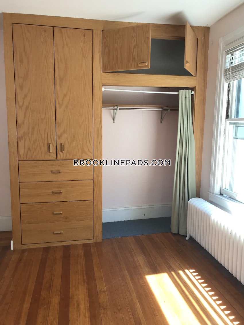 BROOKLINE- COOLIDGE CORNER - 3 Beds, 1 Bath - Image 6