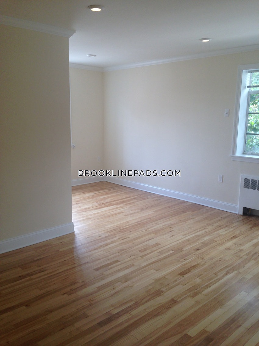 BROOKLINE- COOLIDGE CORNER - 1 Bed, 1 Bath - Image 8