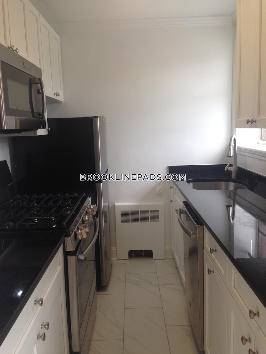 BROOKLINE- COOLIDGE CORNER - 1 Bed, 1 Bath - Image 3