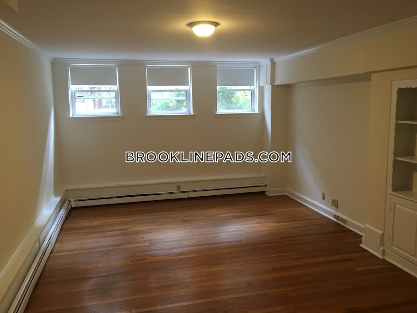 BROOKLINE- COOLIDGE CORNER - 1 Bed, 1 Bath - Image 8