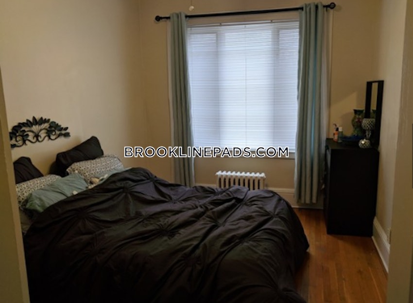 BROOKLINE- COOLIDGE CORNER - 2 Beds, 1 Bath - Image 4