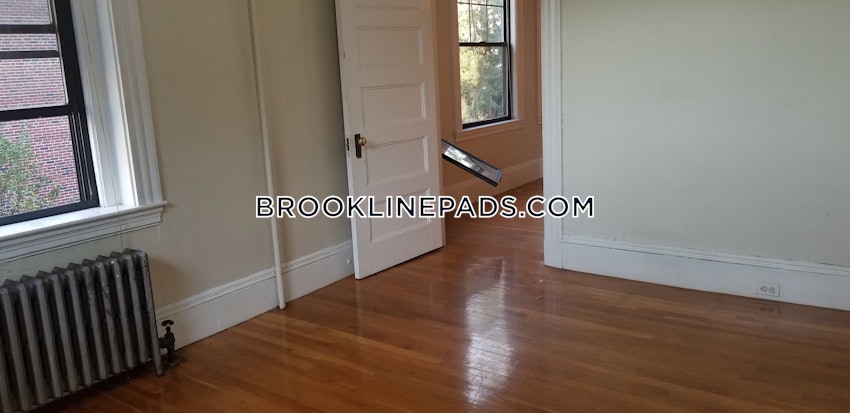 BROOKLINE- COOLIDGE CORNER - 1 Bed, 1 Bath - Image 5