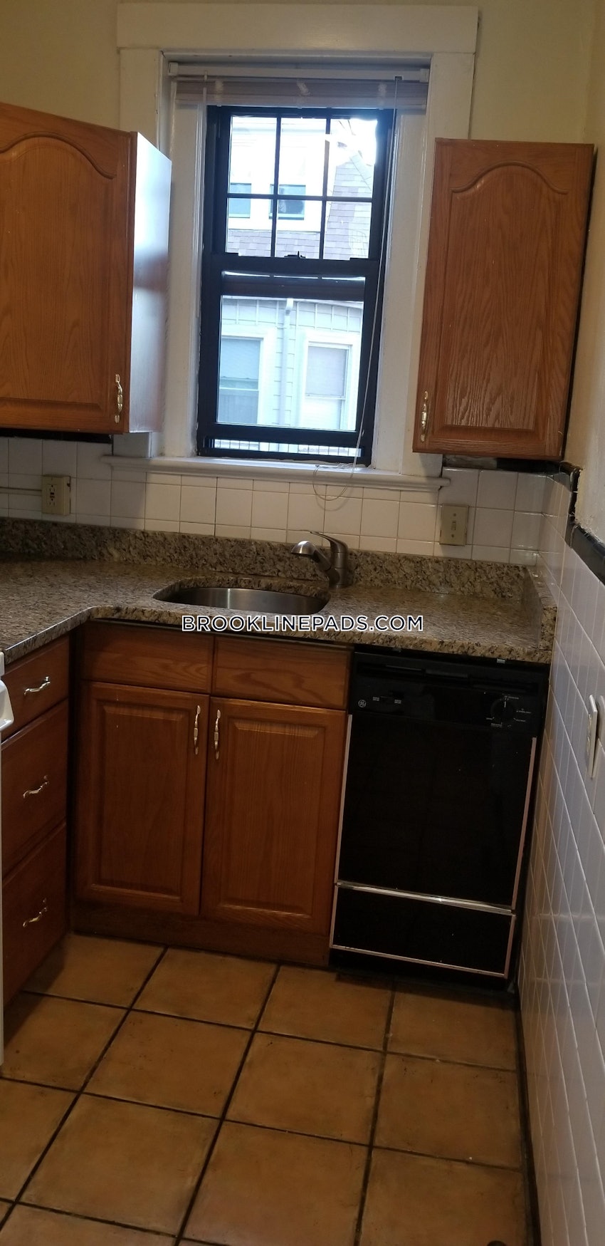 BROOKLINE- COOLIDGE CORNER - 1 Bed, 1 Bath - Image 7