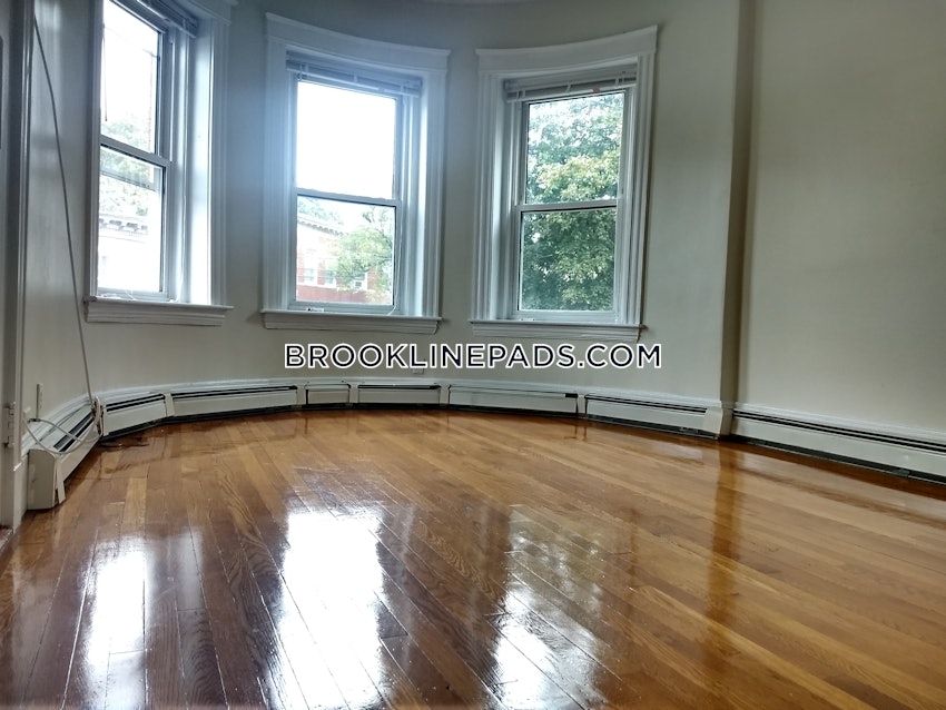 BROOKLINE- WASHINGTON SQUARE - 2 Beds, 1 Bath - Image 3