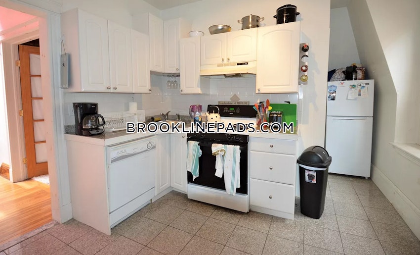 BROOKLINE- COOLIDGE CORNER - 2 Beds, 1 Bath - Image 3